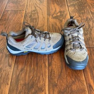 Men’s hiking shoes